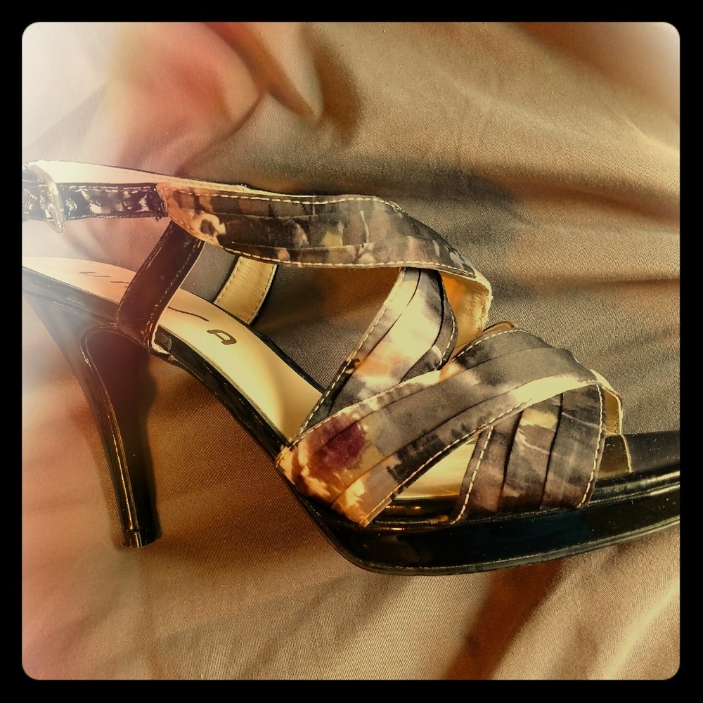 Barely worn UNISA heels